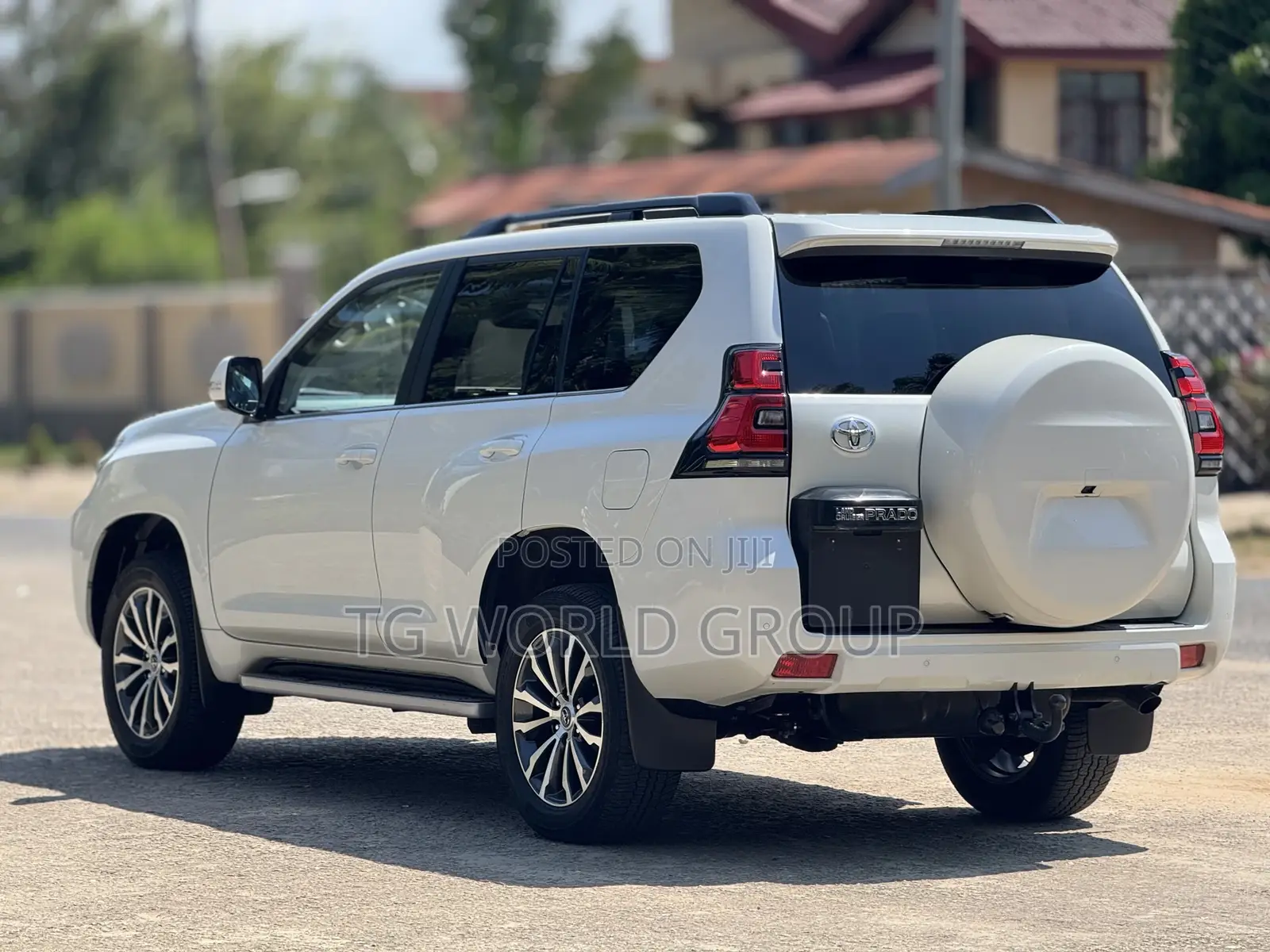 Toyota Land Cruiser Prado 2023 White