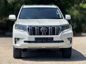 Toyota Land Cruiser Prado 2023 White