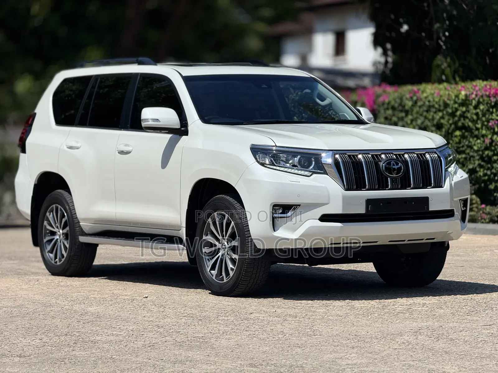 Toyota Land Cruiser Prado 2023 White