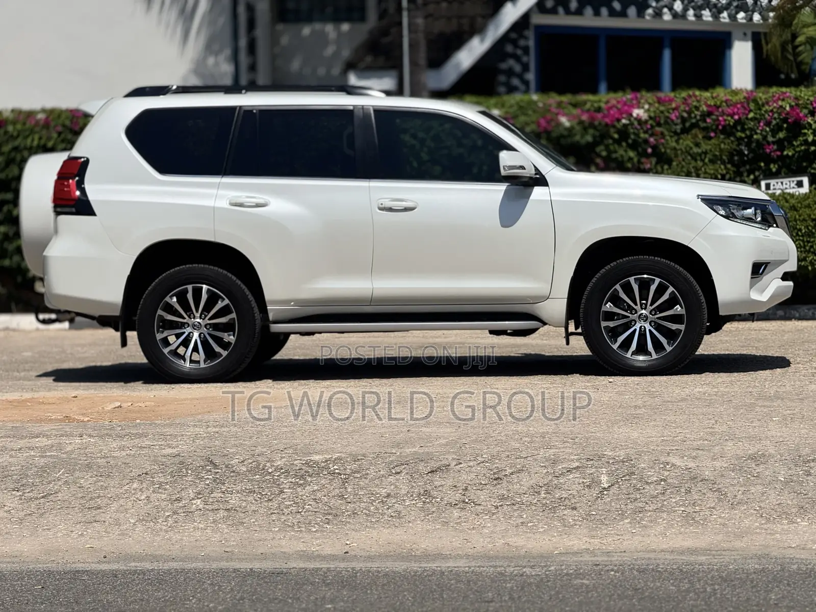 Toyota Land Cruiser Prado 2023 White
