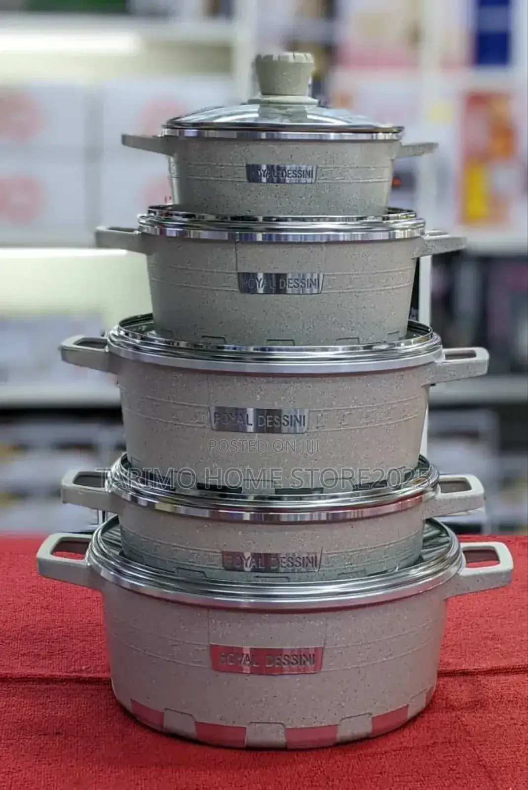 There Are 4 Non-Stick Pans and One Pan, Very Good Quality
