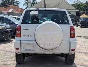 Toyota RAV4 1.8 2005 Pearl