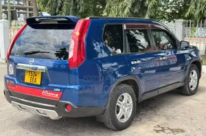 Nissan X-Trail 2.0 Petrol XE 2010 Blue