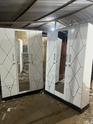 Katati Milango Mitatu Mbao Ngumy Mpyaa Zipo Tayari Wewe Ni