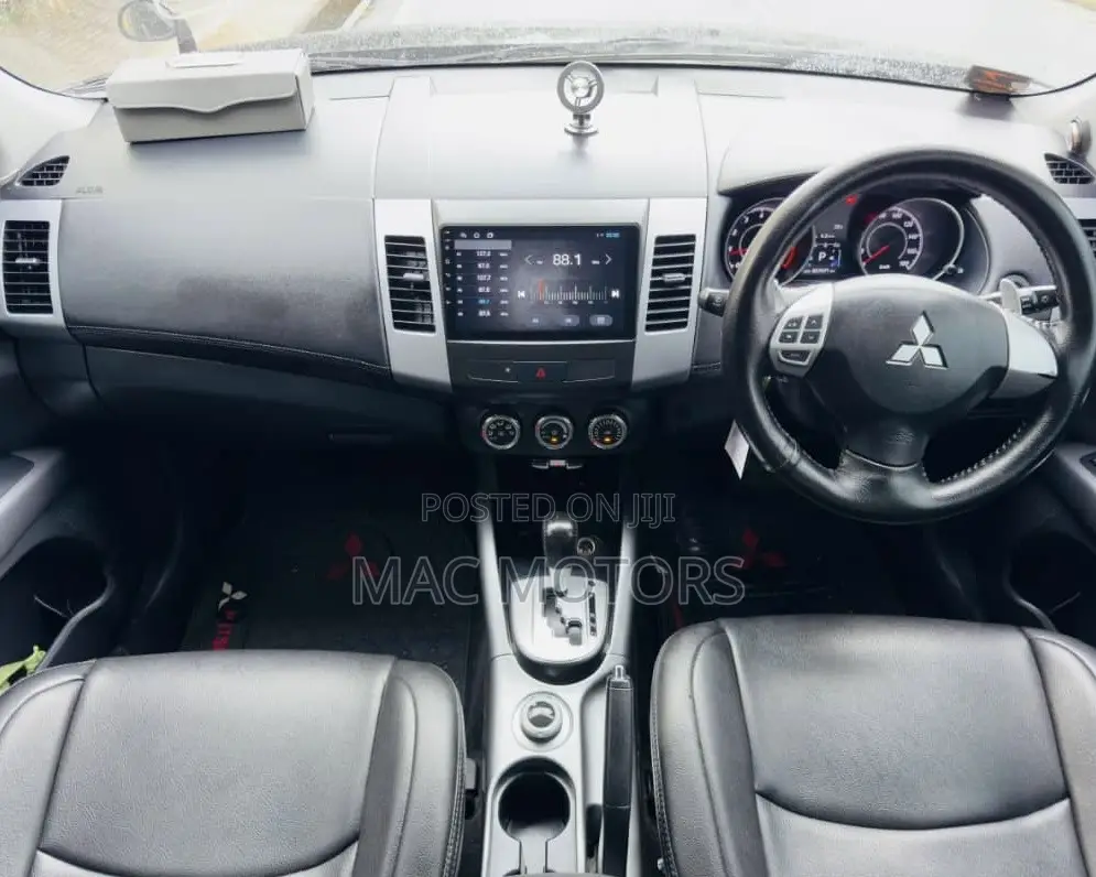 Mitsubishi Outlander 2011 Black