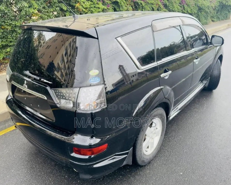 Mitsubishi Outlander 2011 Black