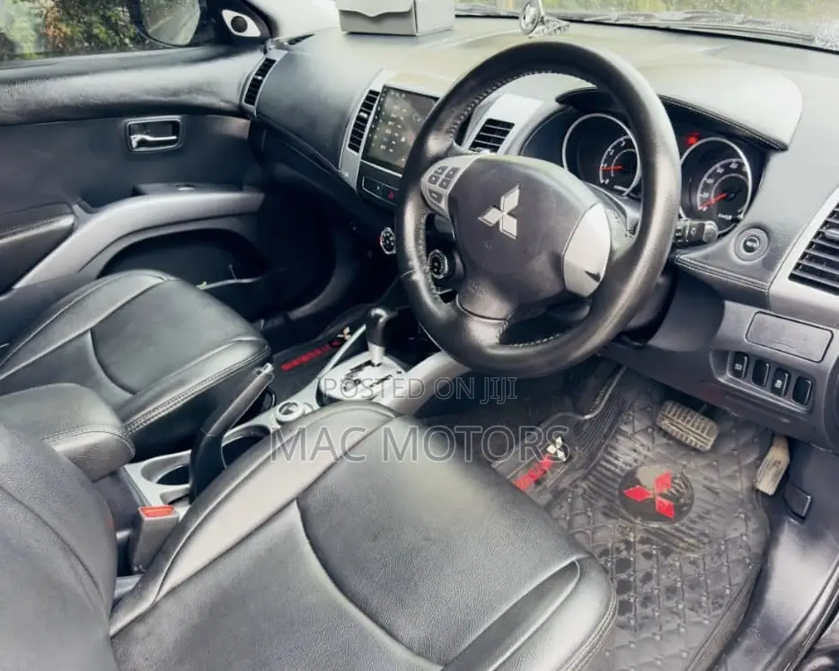 Mitsubishi Outlander 2011 Black