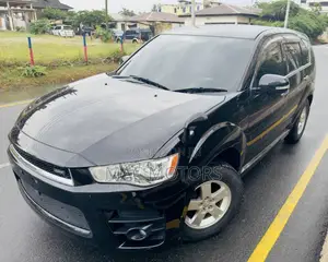 Mitsubishi Outlander 2011 Black