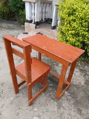 Meza Na Kiti Cha Kusome Ipo Rangi Mbili Used Tuwahi