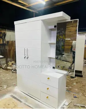 Kabati Milango Mitatu Mpya Zipo Tayari Nikubeba Tu