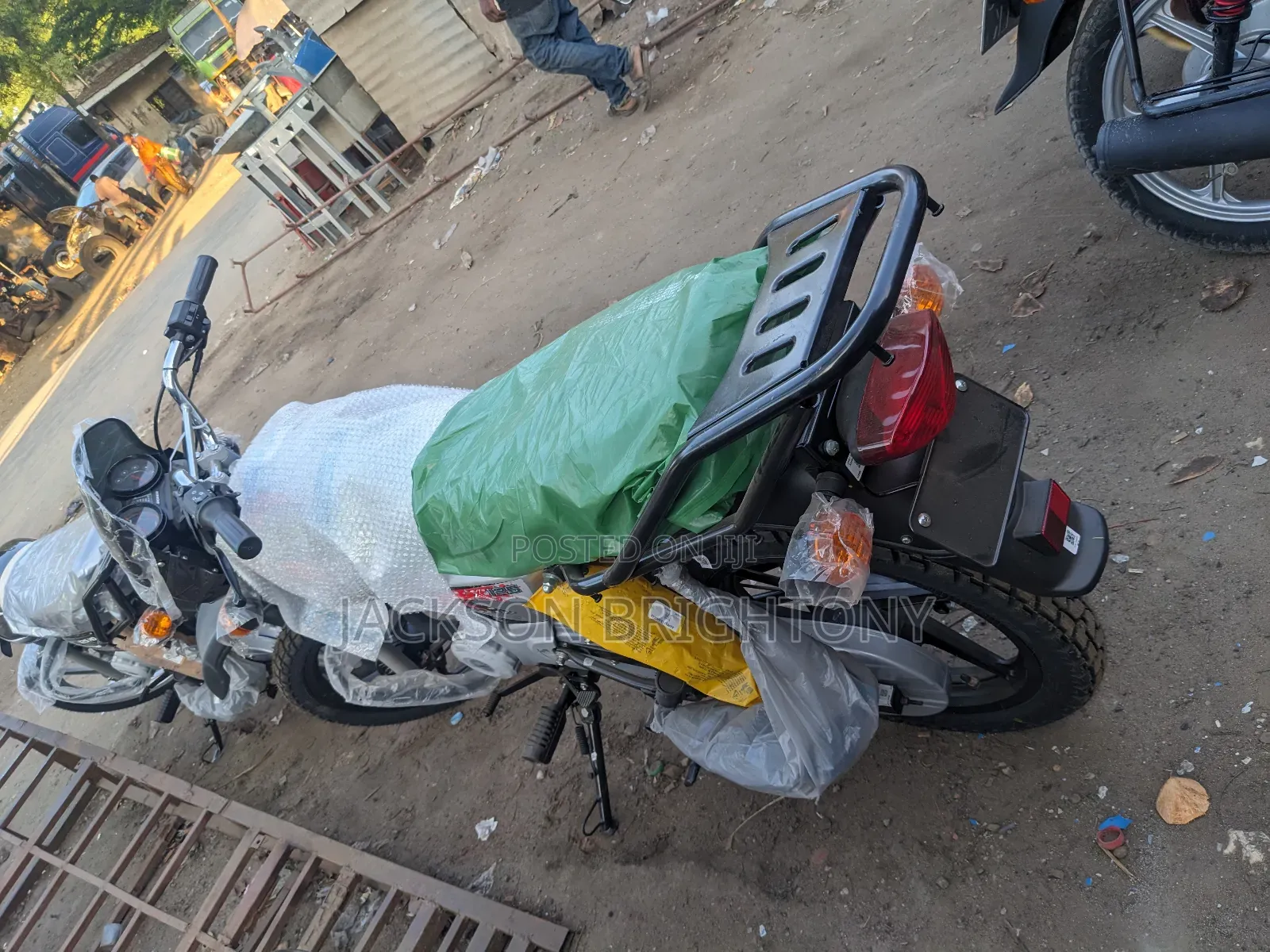 New Bajaj Boxer X125 2024 Black