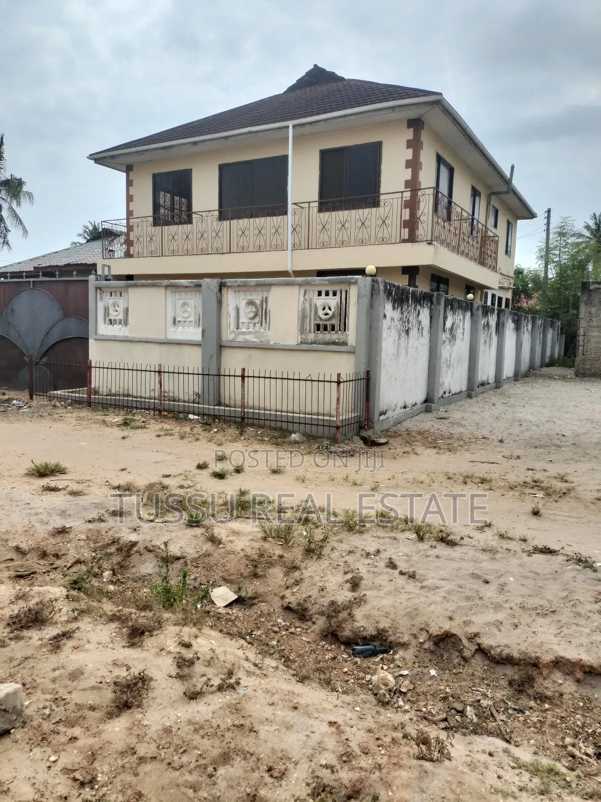 5bdrm House in Ununio Mahaba Beach, Kinondoni for sale
