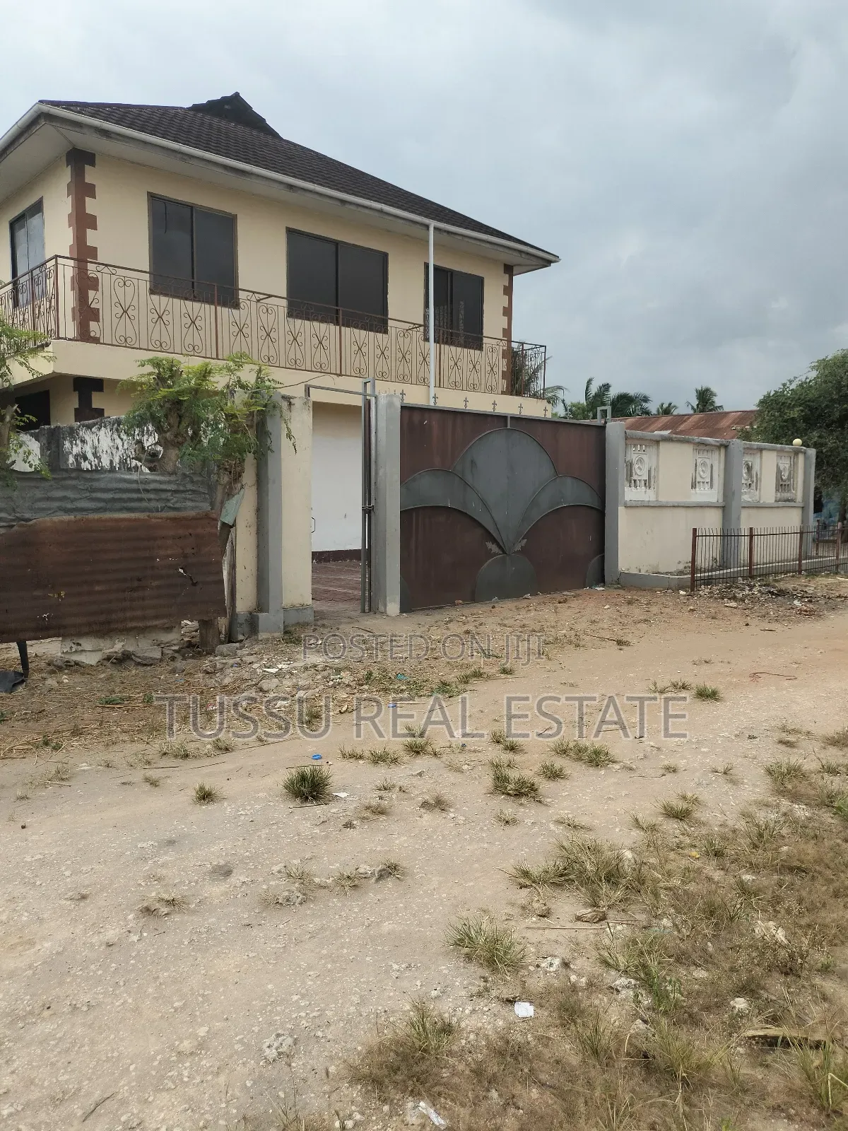 5bdrm House in Ununio Mahaba Beach, Kinondoni for sale