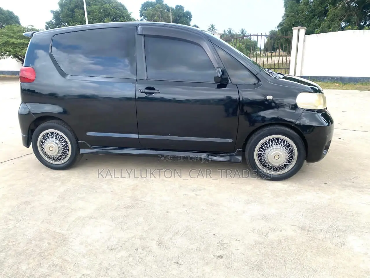 Toyota Porte 2005 Black