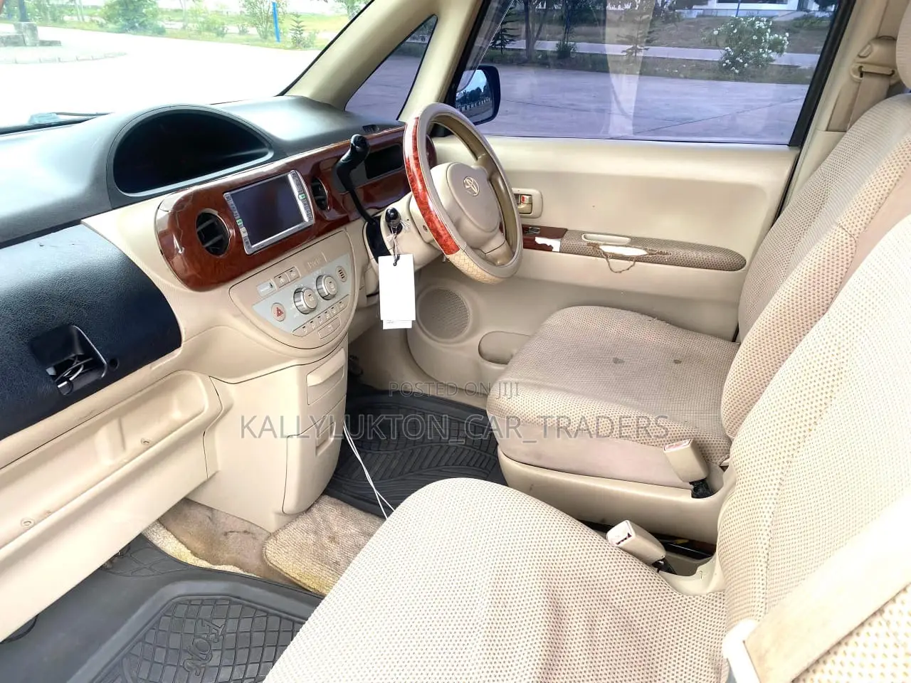 Toyota Porte 2005 Black
