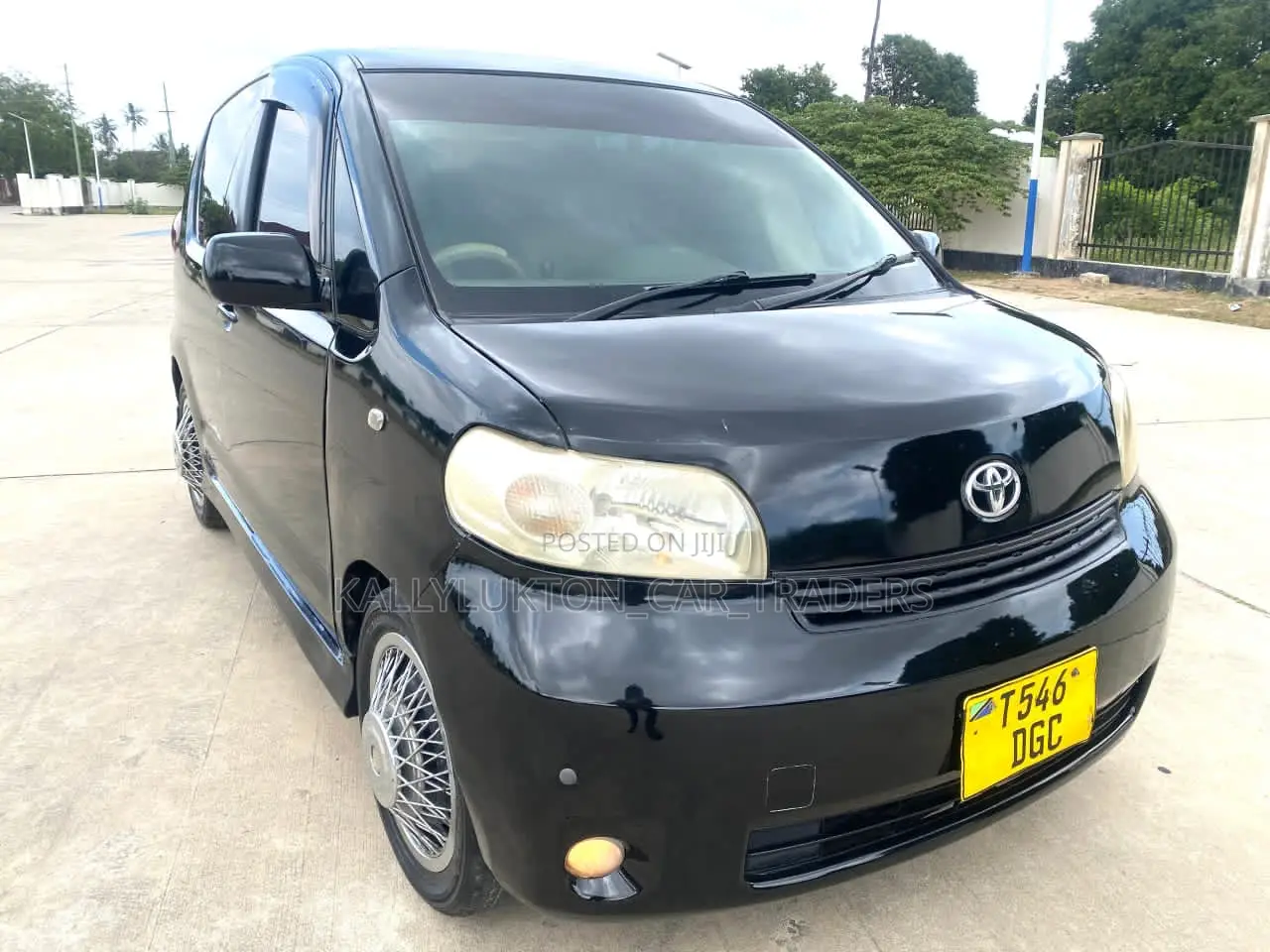 Toyota Porte 2005 Black