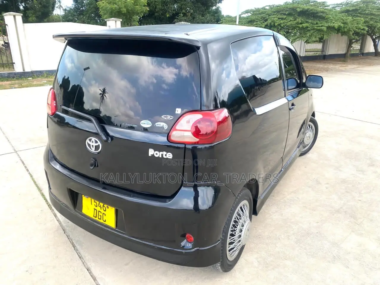 Toyota Porte 2005 Black