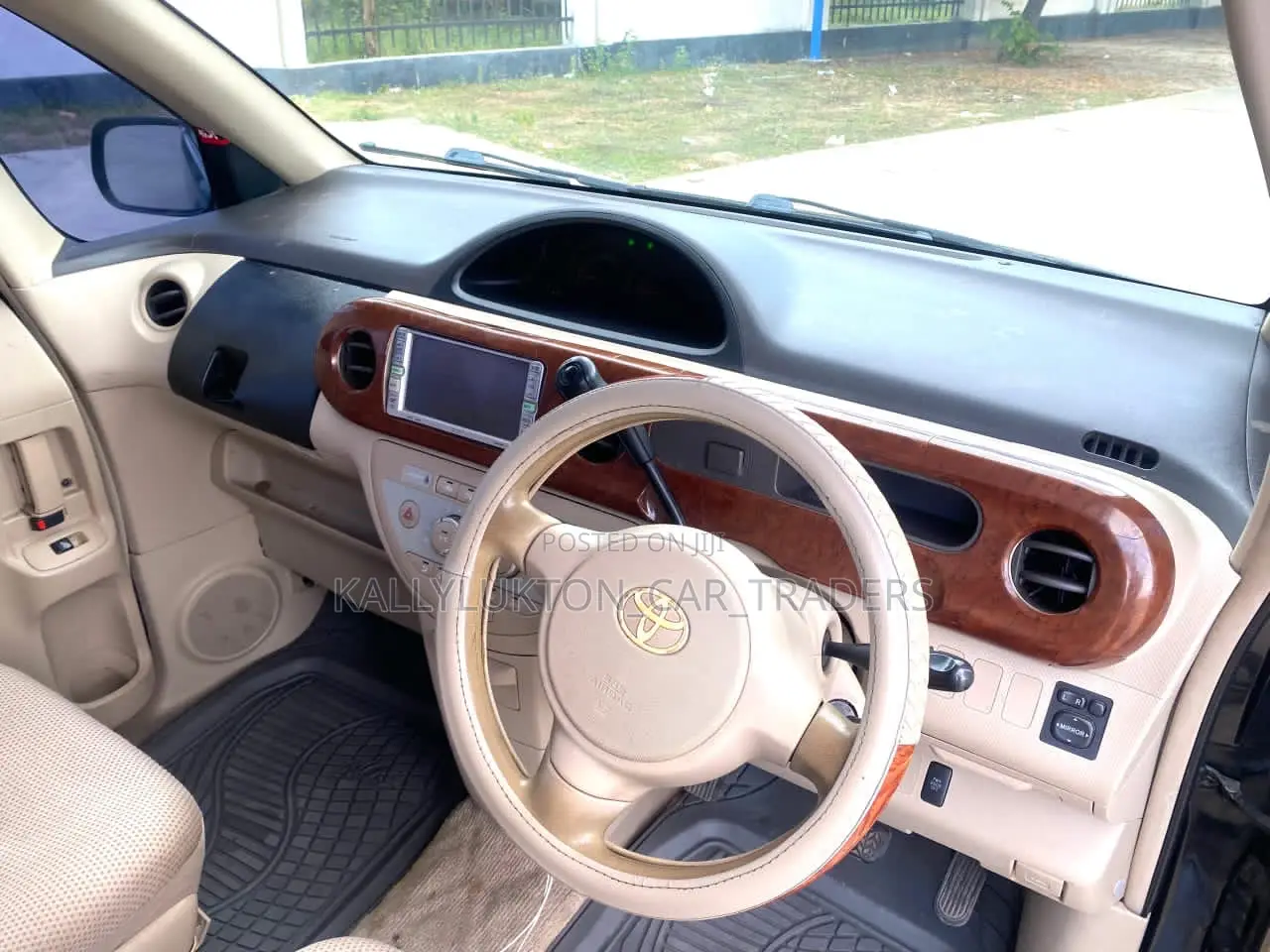 Toyota Porte 2005 Black