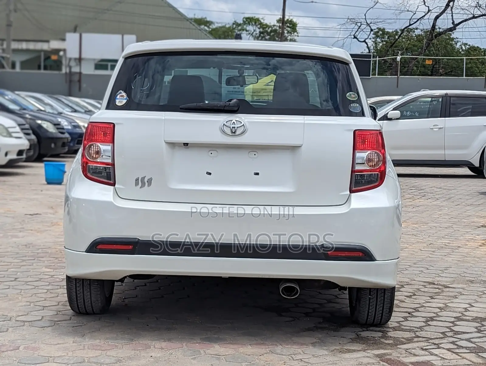 Toyota IST 2009 Off white