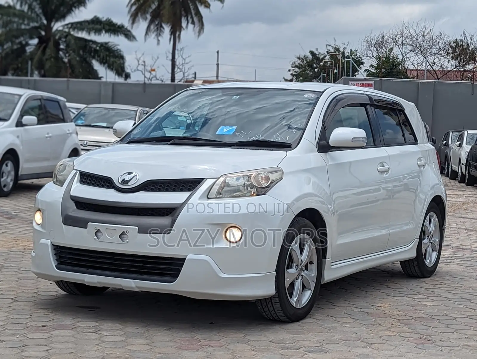 Toyota IST 2009 Off white