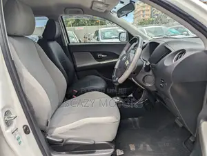Toyota IST 2009 Off white