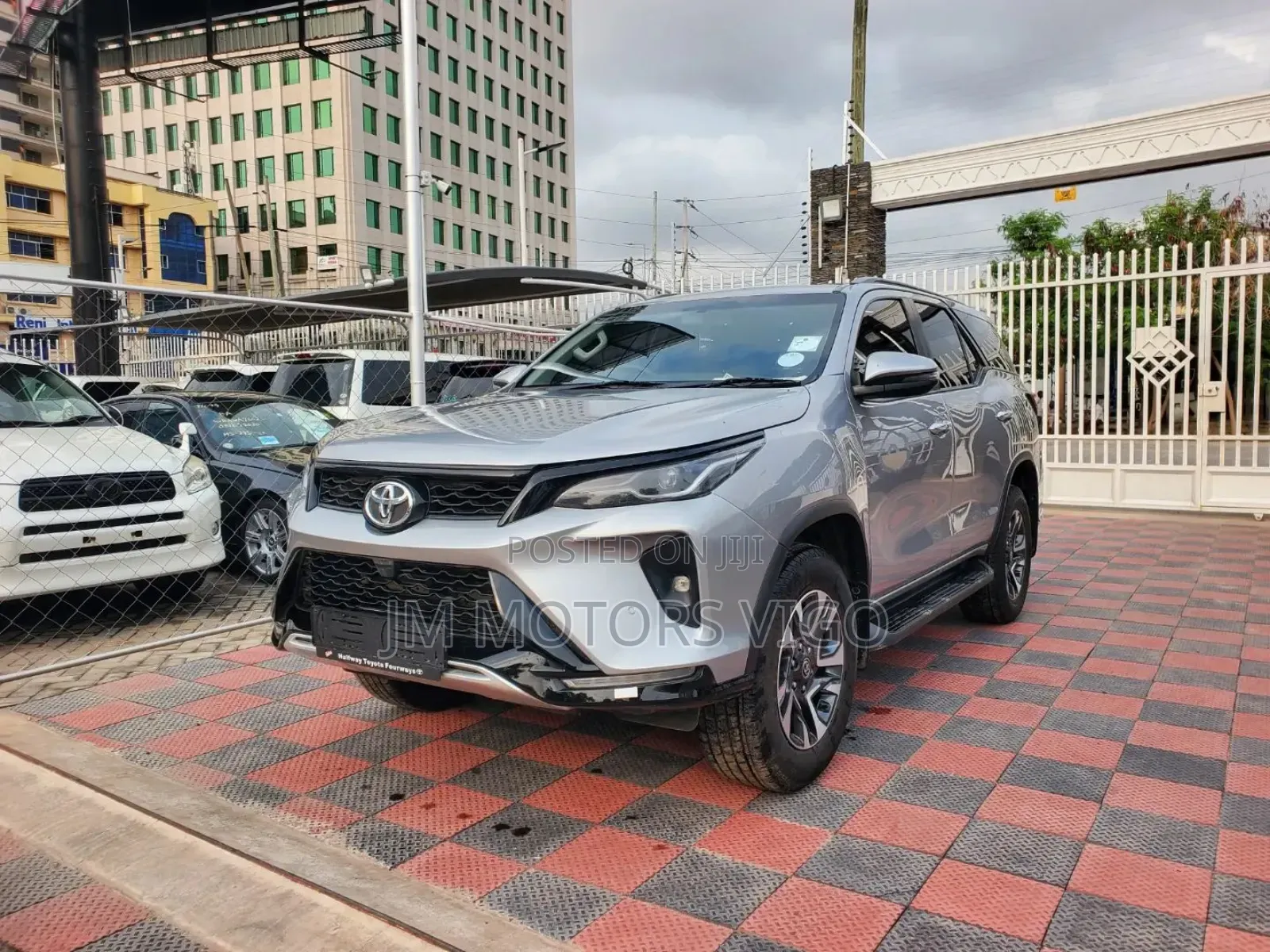 Toyota Fortuner 2.8 D AWD 2023 Silver