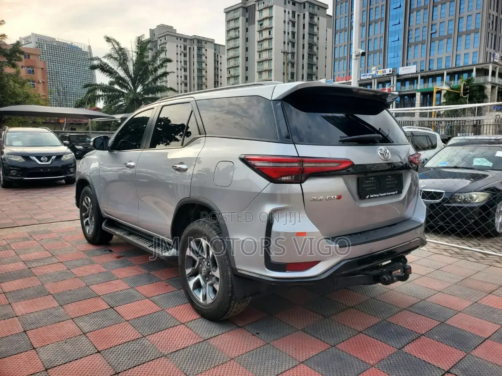 Toyota Fortuner 2.8 D AWD 2023 Silver