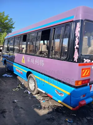 Mitsubishi Fuso Rosa 2000 Blue