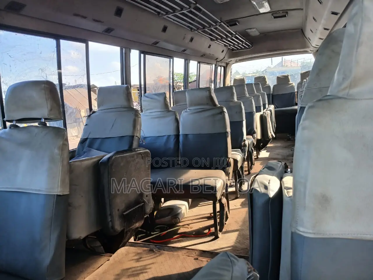 Mitsubishi Fuso Rosa 2000 Blue