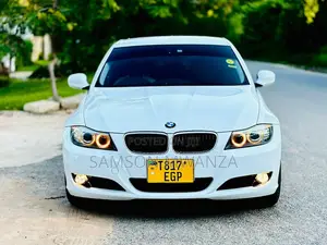 Photo - BMW 3 Series 2010 White