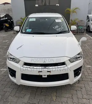 Mitsubishi Outlander 2011 White