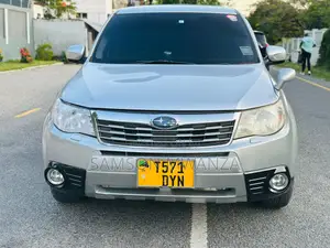 Photo - Subaru Forester 2011 Silver