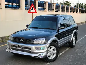 Photo - Toyota RAV4 1999 Black
