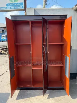 Kabati Milango Mitatu Bado Lipo Kwenye Confio Nzuri