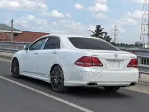 Toyota Crown 2009 Off white