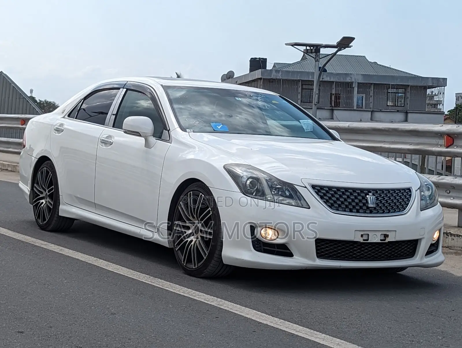 Toyota Crown 2009 Off white