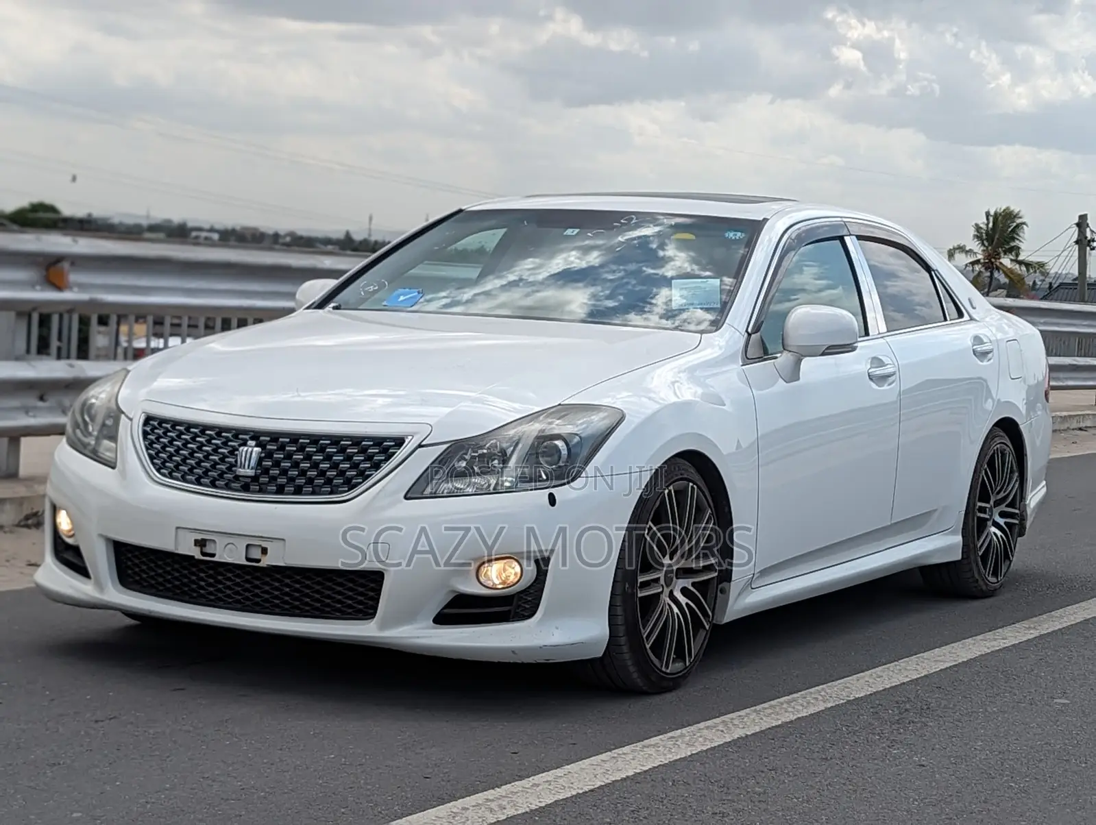 Toyota Crown 2009 Off white