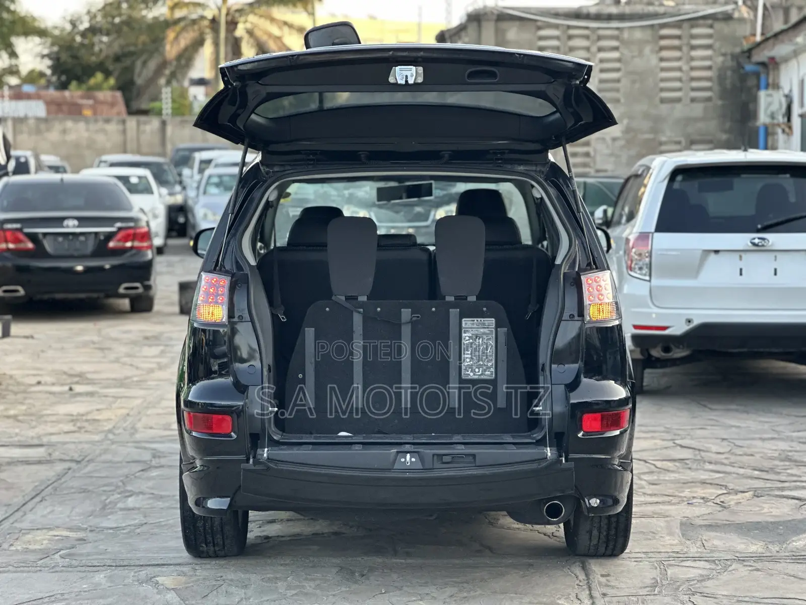 Mitsubishi Outlander XLS 2011 Black