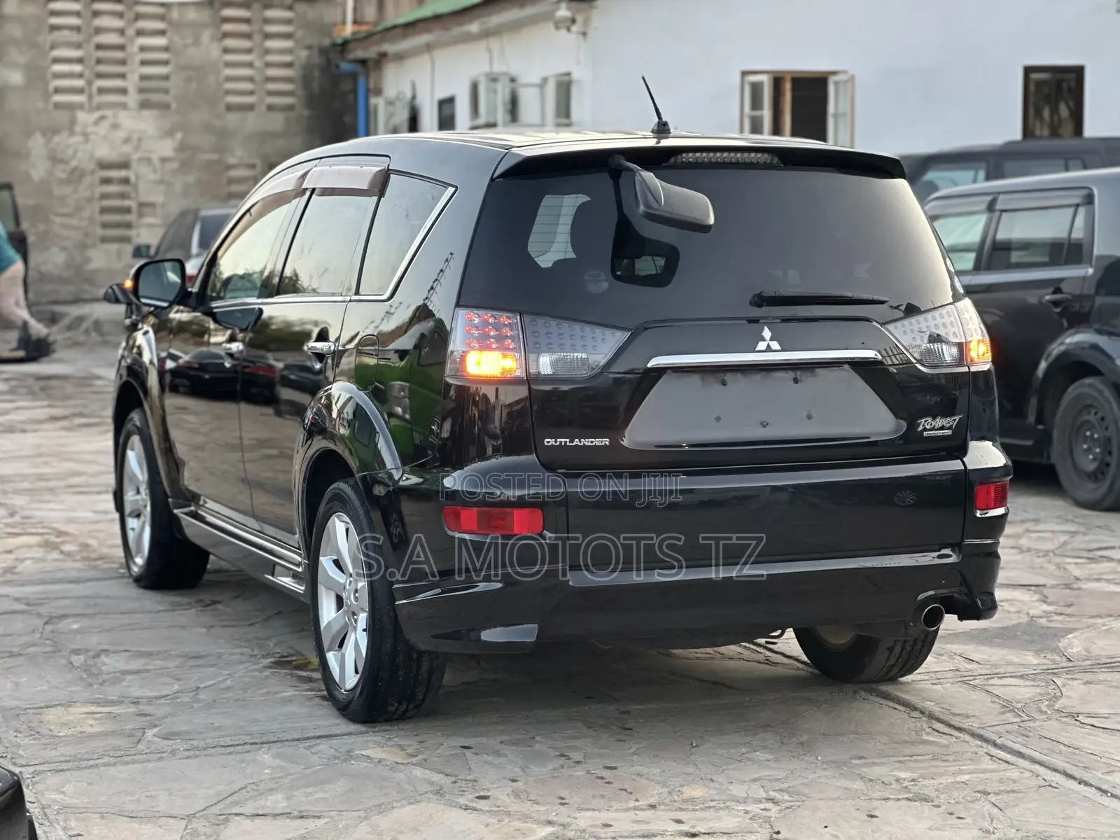 Mitsubishi Outlander XLS 2011 Black
