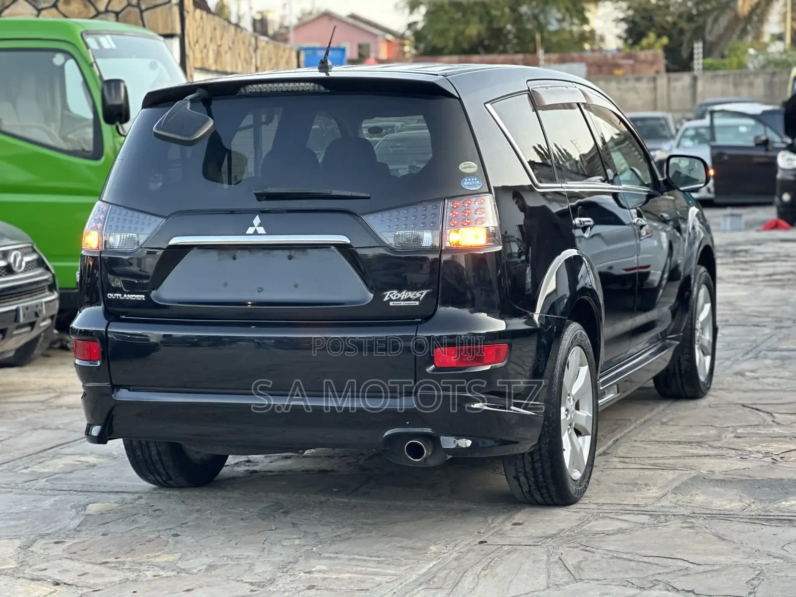 Mitsubishi Outlander XLS 2011 Black
