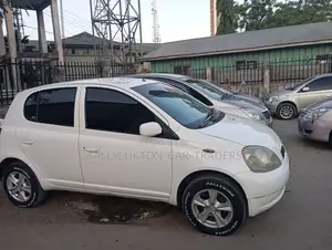 Toyota Vitz 2003 White