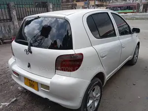 Toyota Vitz 2003 White