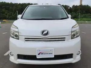 Toyota Voxy 2009 Pearl