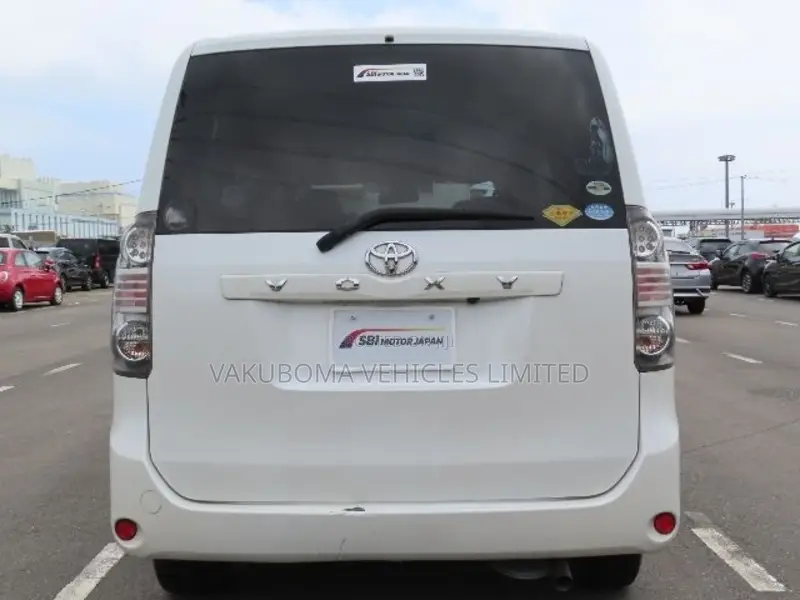 Toyota Voxy 2009 Pearl