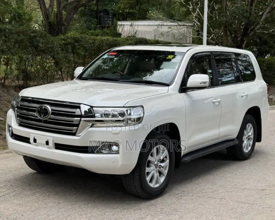 Toyota Land Cruiser 4.5 V8 VXR 2017 White