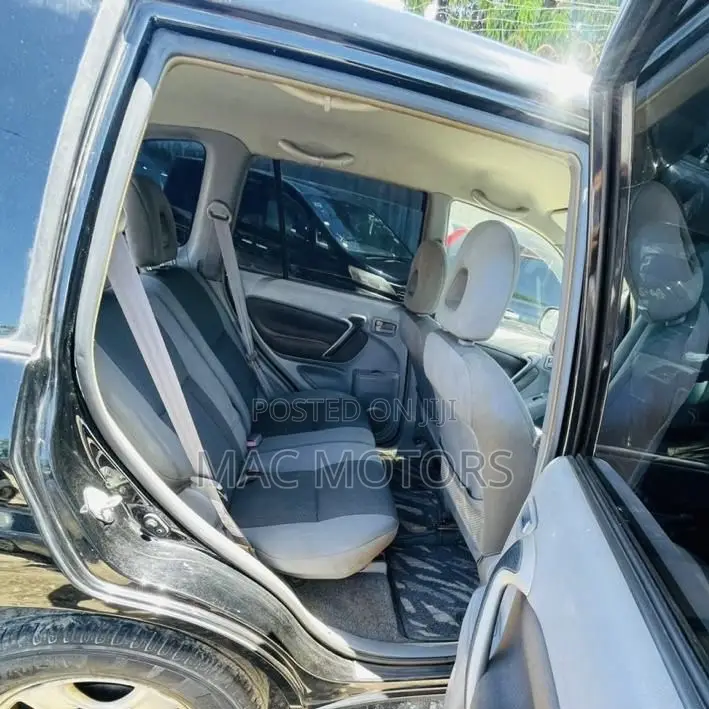 Toyota RAV4 2001 Black