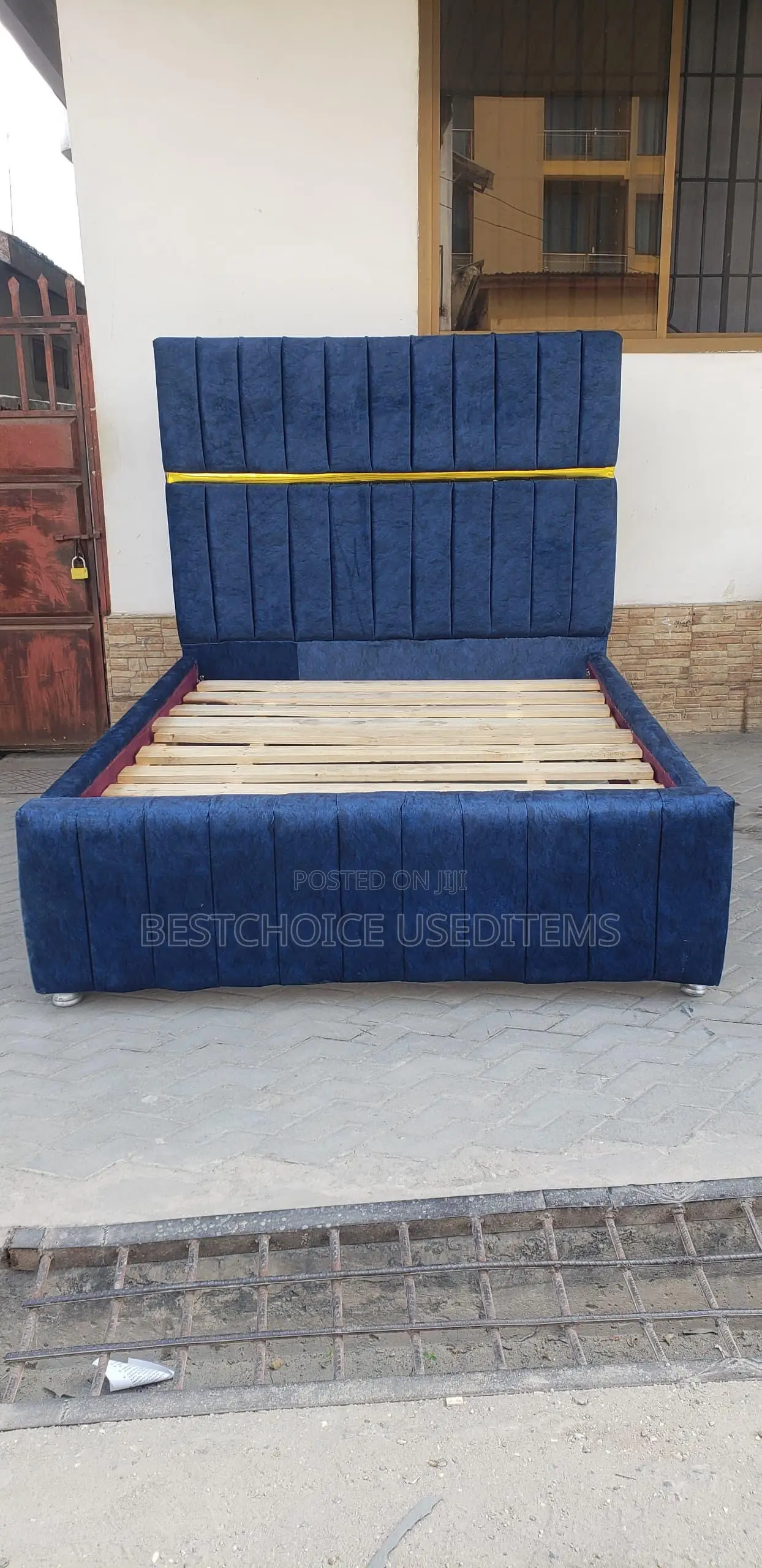Blue Bedsofa 5/6 Mpya Rangi Na Zipo Rangi Tofauti Tofauti