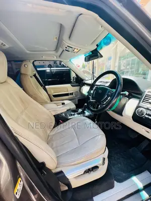 Land Rover Range Rover Vogue 2010 Silver