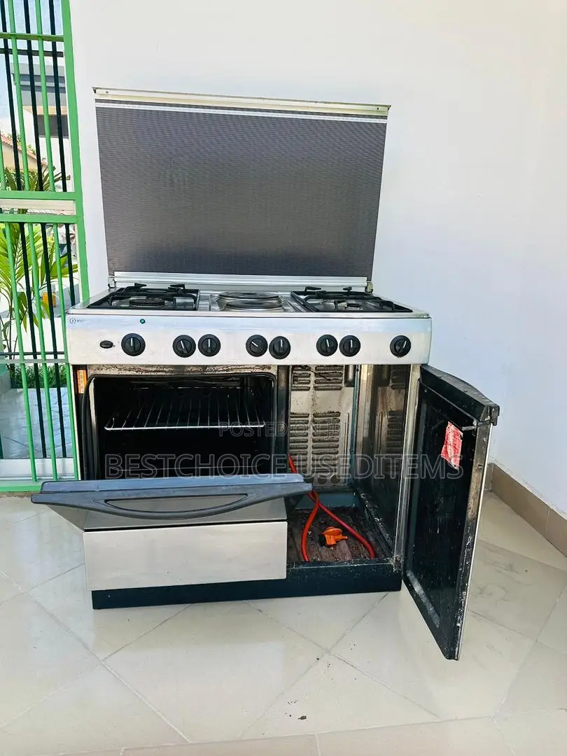 Indesit Cooker -4 Plates Gas -2 Plates Umeme -Oven Umeme
