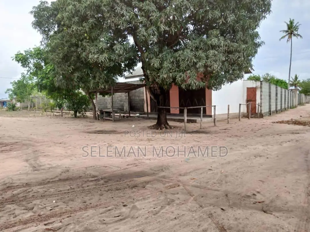 Yard Inauzwa Mbagala Chamazi